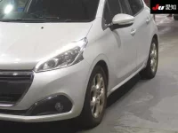 Peugeot 208 лот № 30209 оценка 3.5  с аукциона в Японии 6