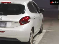 Peugeot 208 лот № 30209 оценка 3.5  с аукциона в Японии 7