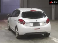 Peugeot 208 лот № 30209 оценка 3.5  с аукциона в Японии 1