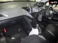 Peugeot 208 лот № 30209 оценка 3.5  с аукциона в Японии 2