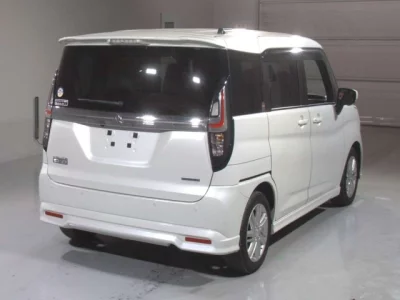 Mitsubishi DELICA D2  с аукциона в Японии