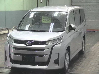 Toyota NOAH  с аукциона в Японии