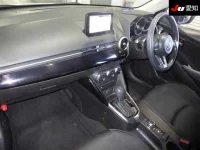 Mazda MAZDA2 лот № 30224 оценка 3.5  с аукциона в Японии 2