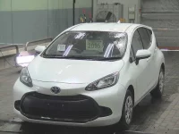 Toyota AQUA лот № 2095 оценка 4  с аукциона в Японии 2