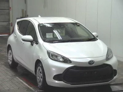 Toyota AQUA  с аукциона в Японии
