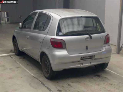 Toyota VITZ  с аукциона в Японии