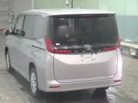 Toyota NOAH лот № 2099 оценка 4  с аукциона в Японии 1