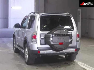 Mitsubishi PAJERO  с аукциона в Японии