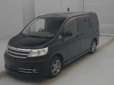 Nissan SERENA  с аукциона в Японии