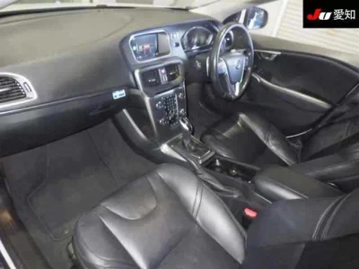 Volvo V40  с аукциона в Японии