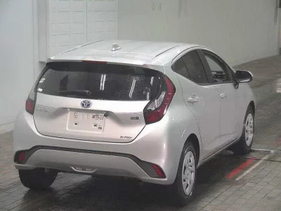 Toyota AQUA  с аукциона в Японии