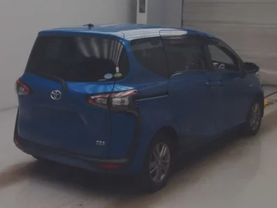 Toyota SIENTA  с аукциона в Японии