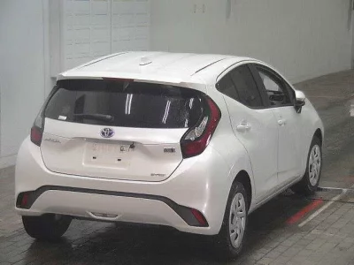 Toyota AQUA  с аукциона в Японии