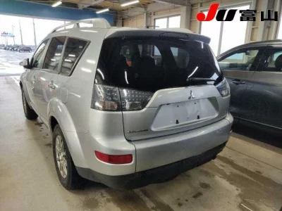 Mitsubishi OUTLANDER  с аукциона в Японии