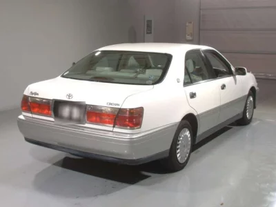 Toyota CROWN  с аукциона в Японии