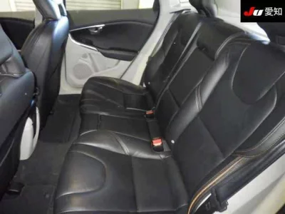 Volvo V40  с аукциона в Японии