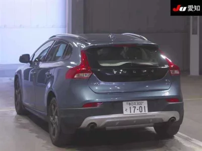 Volvo V40  с аукциона в Японии