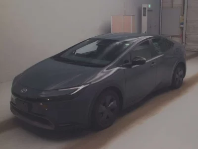 Toyota PRIUS  с аукциона в Японии