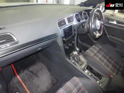 Volkswagen GOLF  с аукциона в Японии