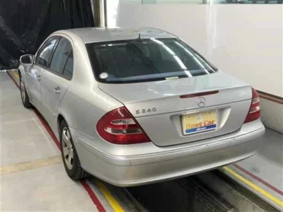 Mercedes-Benz E CLASS  с аукциона в Японии