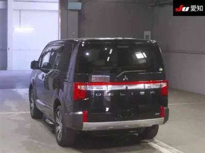 Mitsubishi DELICA D5