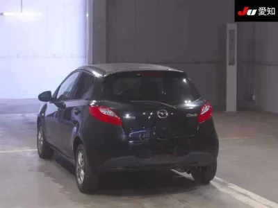 Mazda DEMIO  с аукциона в Японии