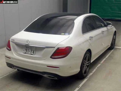 Mercedes-Benz E CLASS  с аукциона в Японии