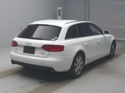 Audi A4  с аукциона в Японии