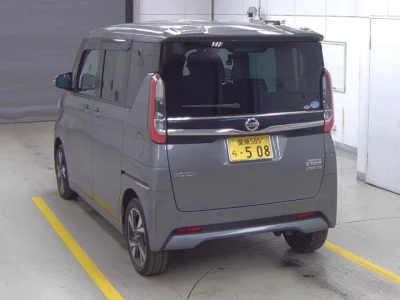 Nissan ROOX  с аукциона в Японии