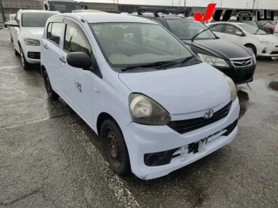 Toyota PIXIS EPOCH  с аукциона в Японии