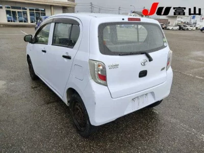 Toyota PIXIS EPOCH  с аукциона в Японии