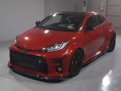 Toyota YARIS  с аукциона в Японии