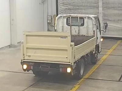 Isuzu ELF  с аукциона в Японии