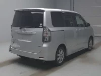 Toyota VOXY лот № 24041 оценка R  с аукциона в Японии 1