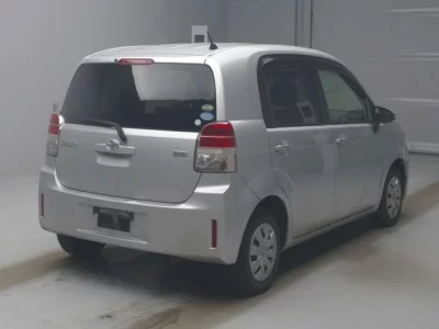 Toyota SPADE  с аукциона в Японии