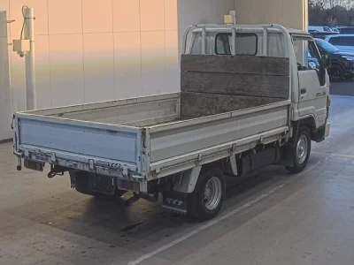 Toyota DYNA  с аукциона в Японии