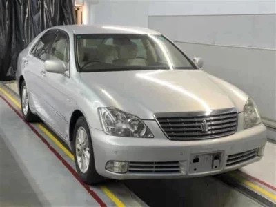 Toyota CROWN  с аукциона в Японии