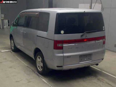 Mitsubishi DELICA D5