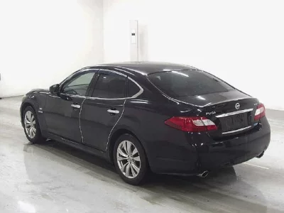 Nissan FUGA  с аукциона в Японии