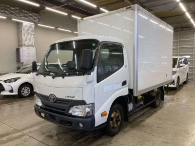 Toyota DYNA  с аукциона в Японии