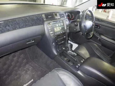 Toyota CROWN  с аукциона в Японии