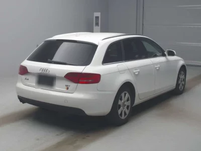 Audi A4  с аукциона в Японии