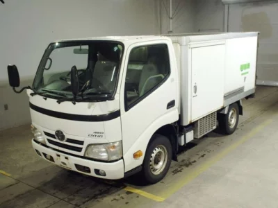 Toyota DYNA  с аукциона в Японии
