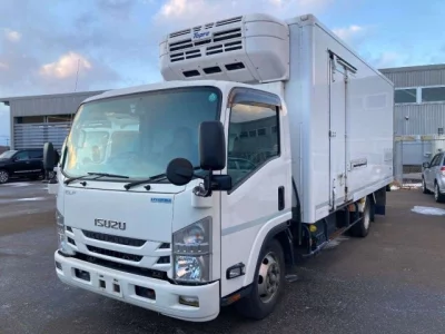 Isuzu ELF  с аукциона в Японии