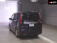 Toyota NOAH лот № 4132 оценка R  с аукциона в Японии 1