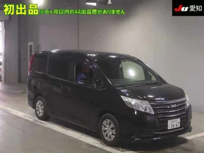 Toyota NOAH  с аукциона в Японии