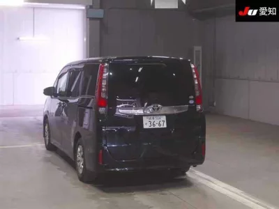 Toyota NOAH  с аукциона в Японии