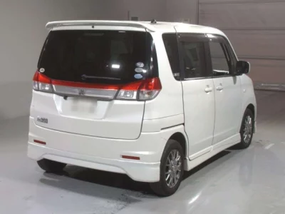 Mitsubishi DELICA D2
