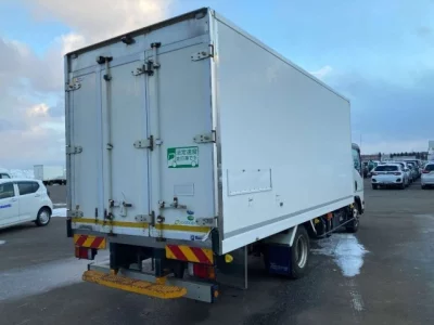 Isuzu ELF  с аукциона в Японии