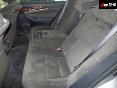 Toyota CROWN  с аукциона в Японии